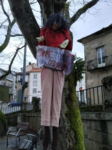 Fichier:Spain-witch-puppet.jpg